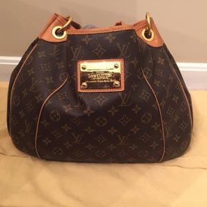 SOLD - Louis Vuitton Monogram Galliera PM 👜